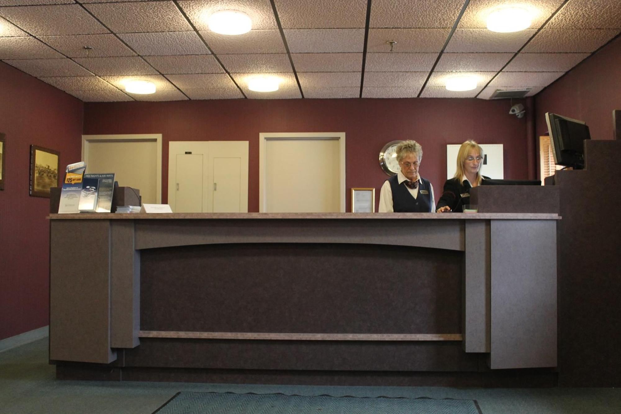 Howard Johnson By Wyndham Portage La Prairie Buitenkant foto